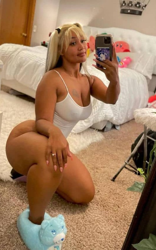 Discover Intimacy and Passion with Momoka Velvet Today