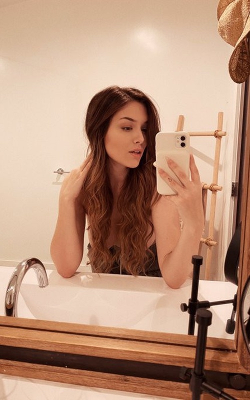 Discover Passion and Elegance with Kyoko Moon Tonight 1 Mis Fotos